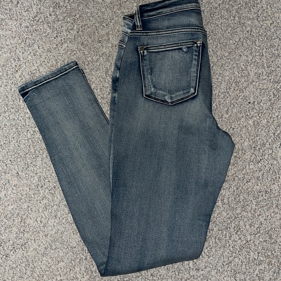 Judy Blue Mid Rise Boyfriend Jeans - Picture 4 of 4